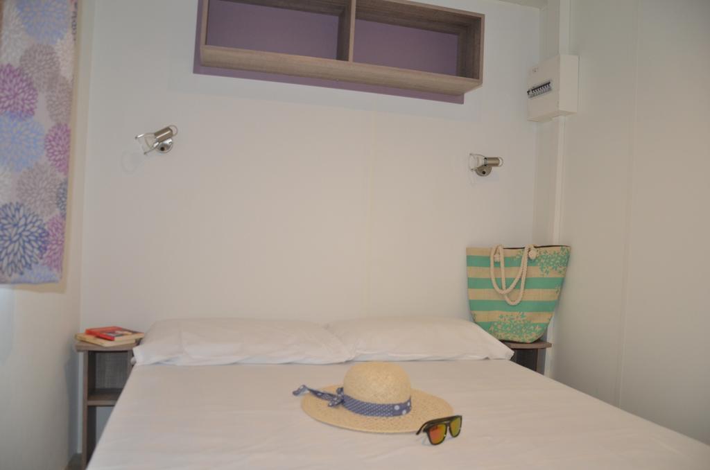 Happy Camp Mobile Homes In Domaine La Yole Camping Lodge Valras-Plage Habitación foto